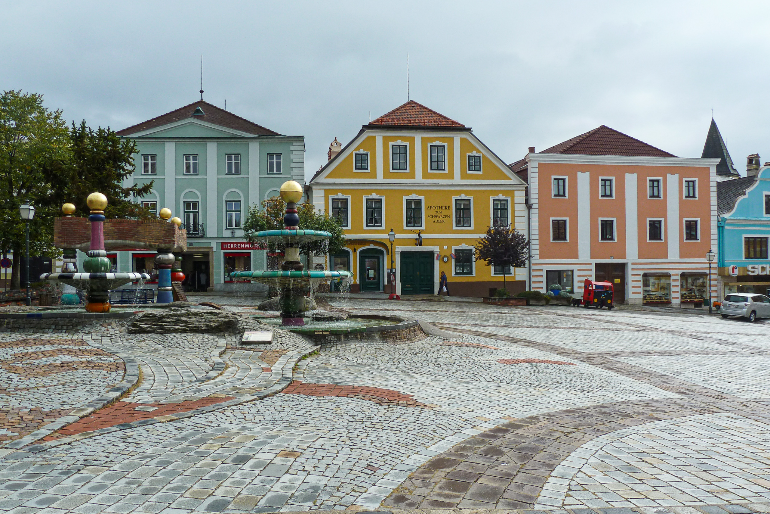 Der bunte Brunnen am Hauptplatz von Zwettl